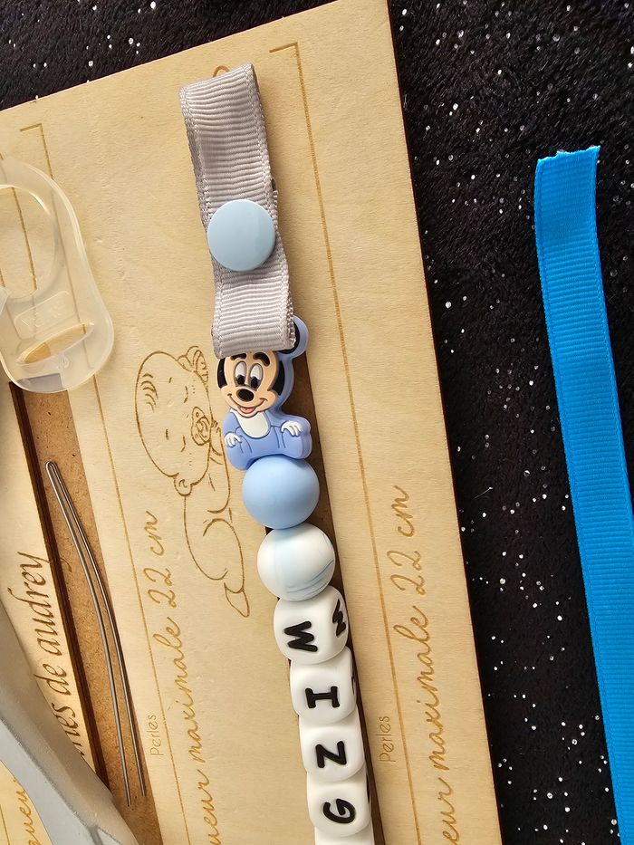 ATTACHES TÉTINES EN.SILICONE MICKEY - photo numéro 3