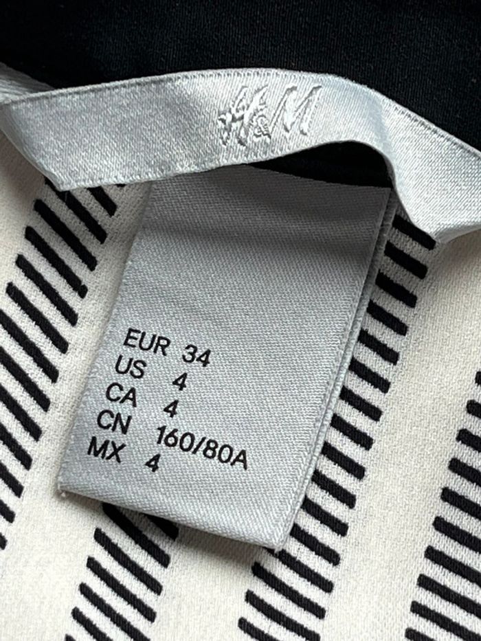 Robe rayée cintrée H&M XS comme neuve - photo numéro 6