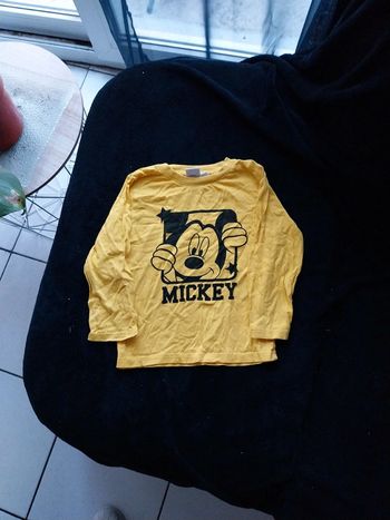 Tee shirt  Disney  3 ans