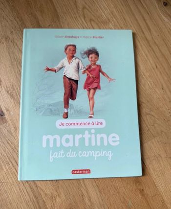 Livre Je commence à lire Martine fait du camping