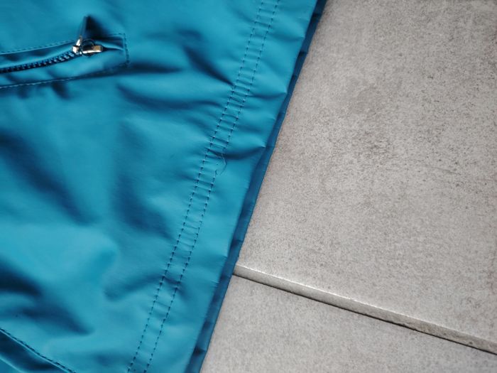 Veste de pluie bleu - photo numéro 2