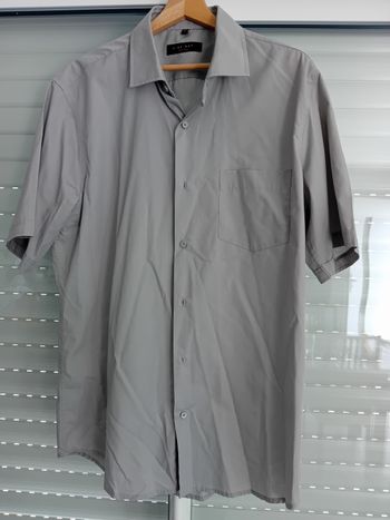 Chemise manche courte. Taille 5.