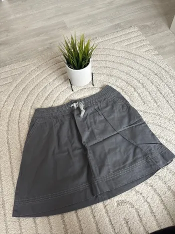Petite jupe grise camaïeu 42