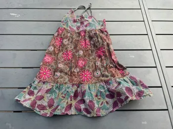 Robe vinyl fraise 6 ans