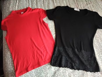 2 crops top neufs Taille 34 / 36