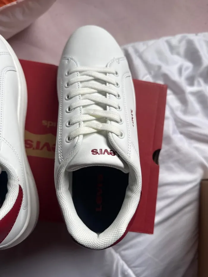 Jolie paire de baskets Levi’s neuves avec étiquette pointure 36 - photo numéro 8