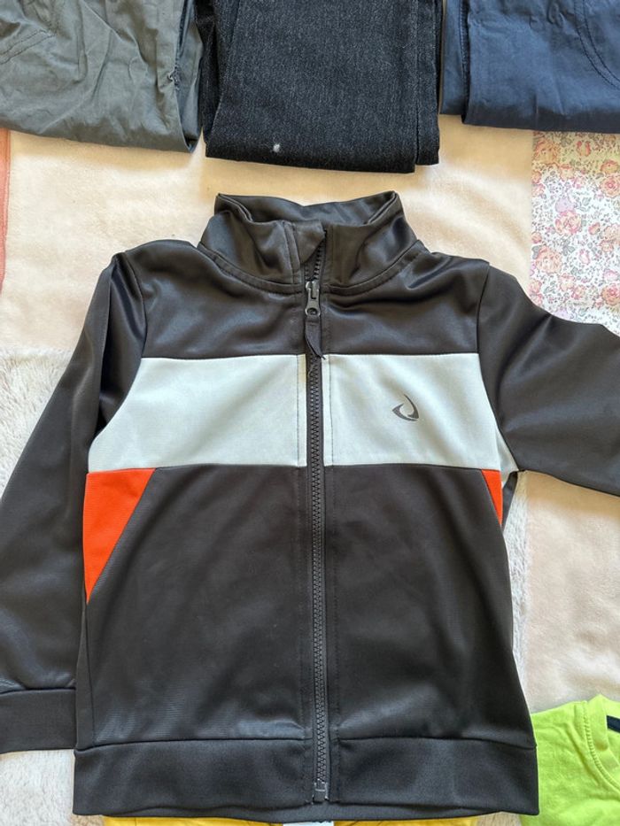 Lot de 10 vêtements garçon 4-5-6 ans - photo numéro 8