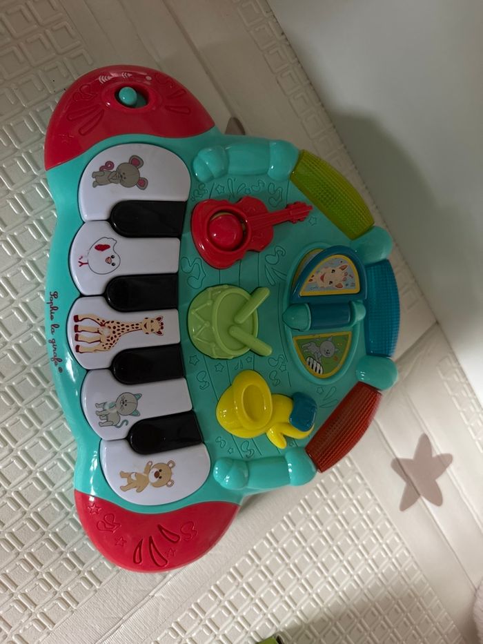 Piano Sophie la girafe