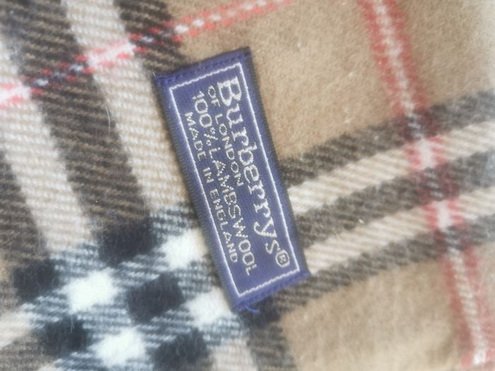 Écharpe Burberry beige - photo numéro 3