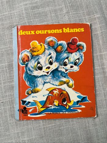 Livre vintage Deux oursons blancs