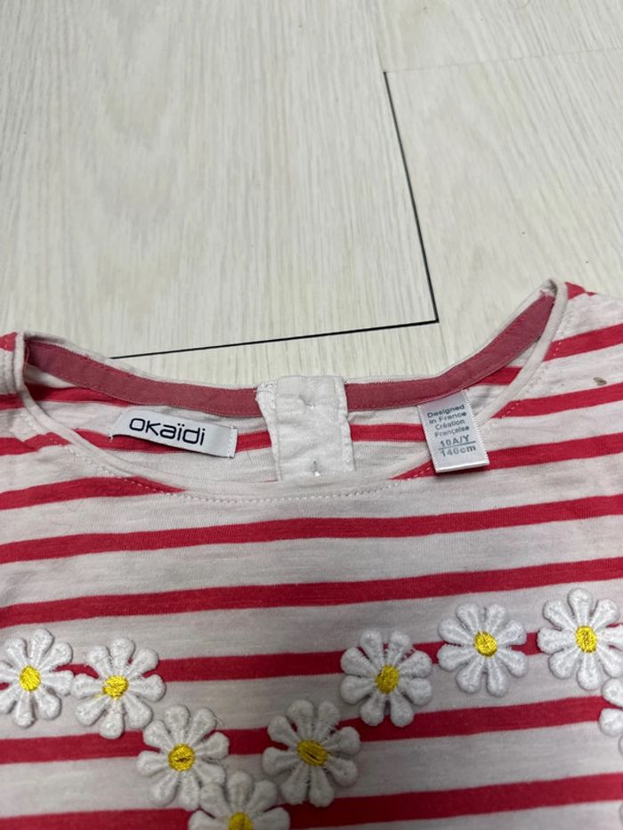 T-shirt blanc et rouge avec fleurs Okaïdi, 10 ans - photo numéro 3