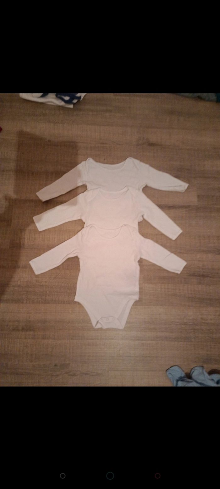 Lot 3 bodies 9 mois