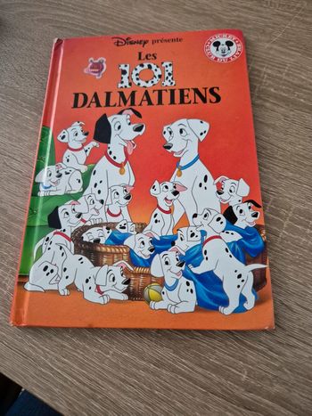 Livre Disney club dalmatiens