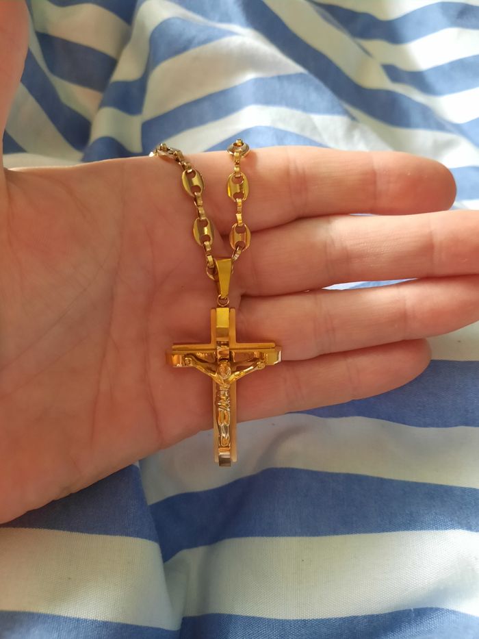 Chaîne avec pendentif - photo numéro 2