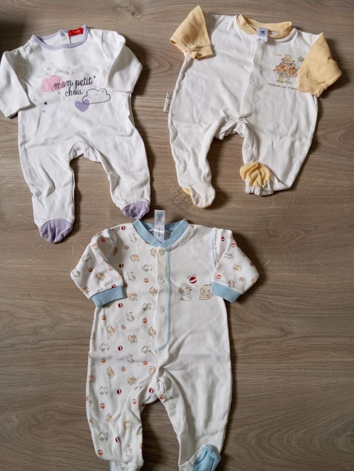 Lot pyjamas fins - photo numéro 2