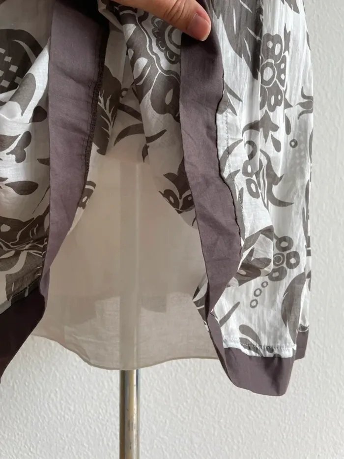 Jupe blanche à plis Bandolera, motif gris - photo numéro 4