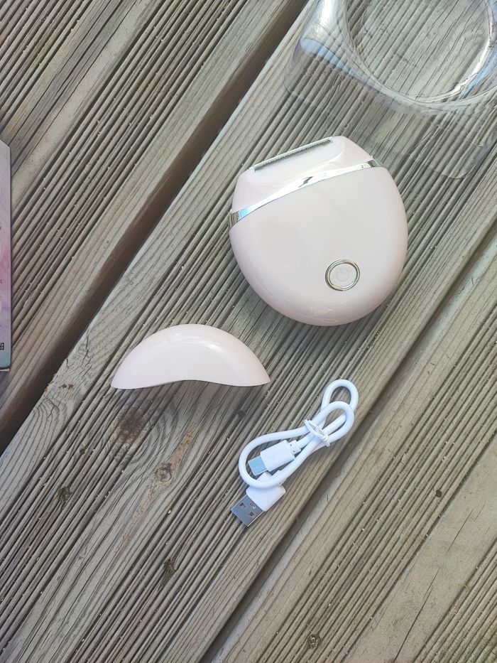 Rasoir électrique rechargeable - photo numéro 4