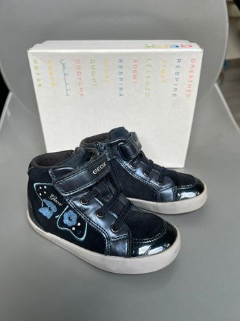 Bottines basses Geox cuir 24