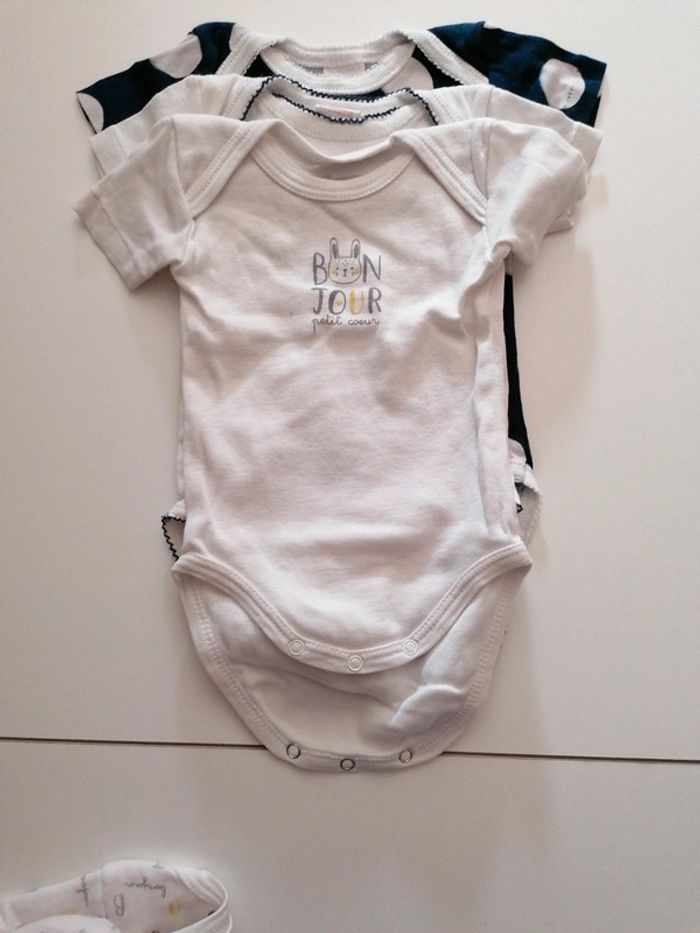 Lot 4 bodies 3 mois - photo numéro 4