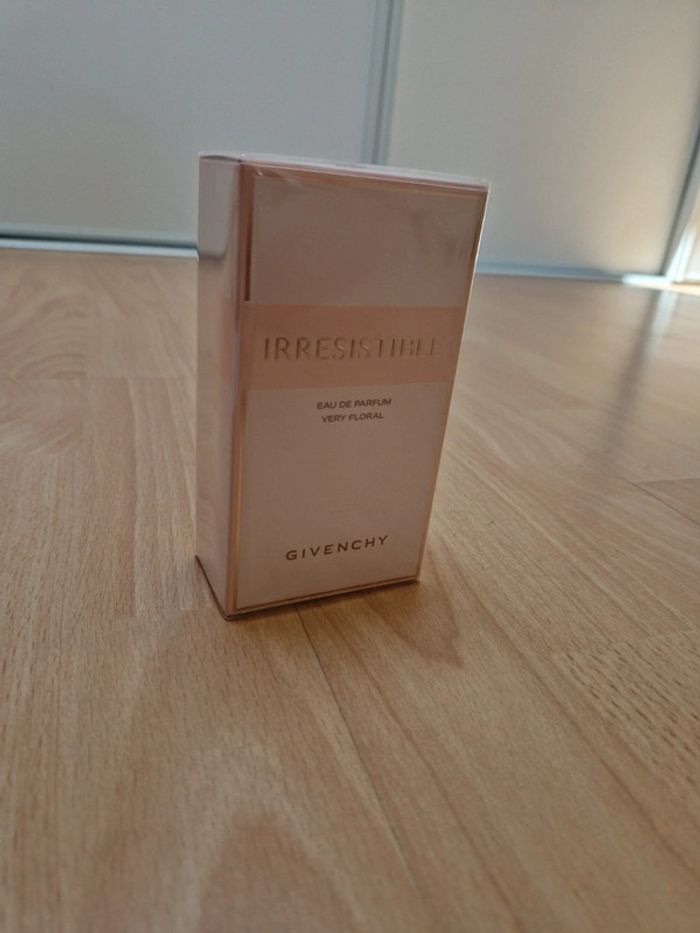 Irrésistible Givenchy - photo numéro 2
