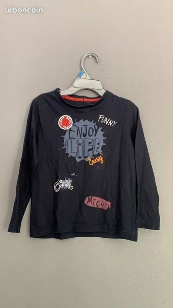 Haut tee shirt manches longues Taille 3-4 ans