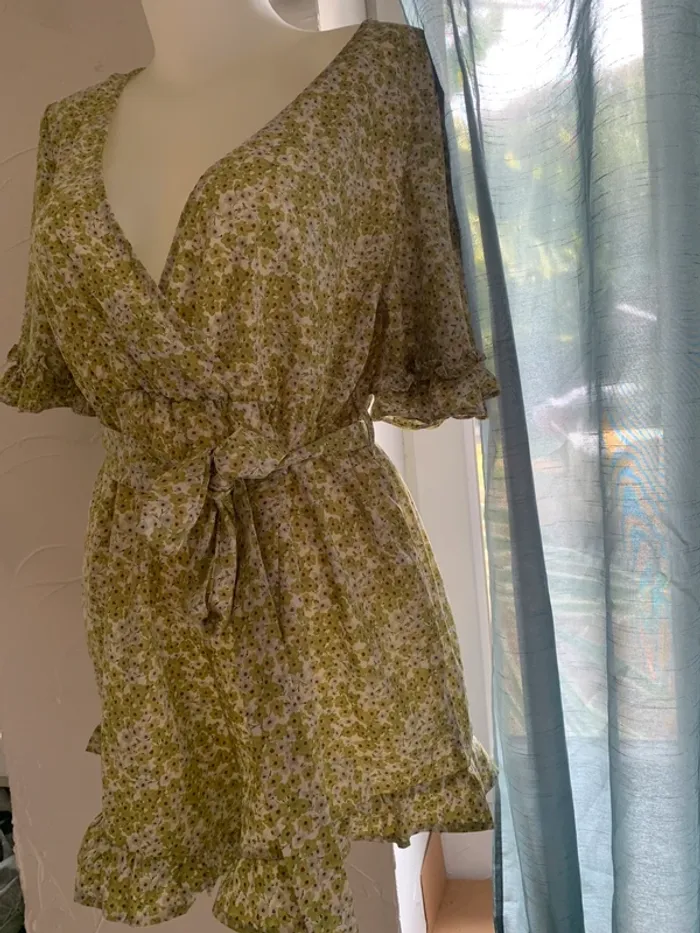 Combishort SHEIN taille L fleurie - photo numéro 6