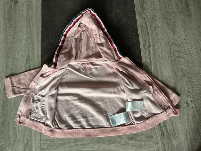 Pull / sweat zippé à capuche - photo numéro 2