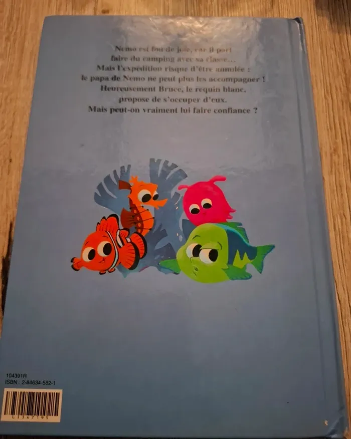 Livre le monde de nemo drôle de requin - photo numéro 2
