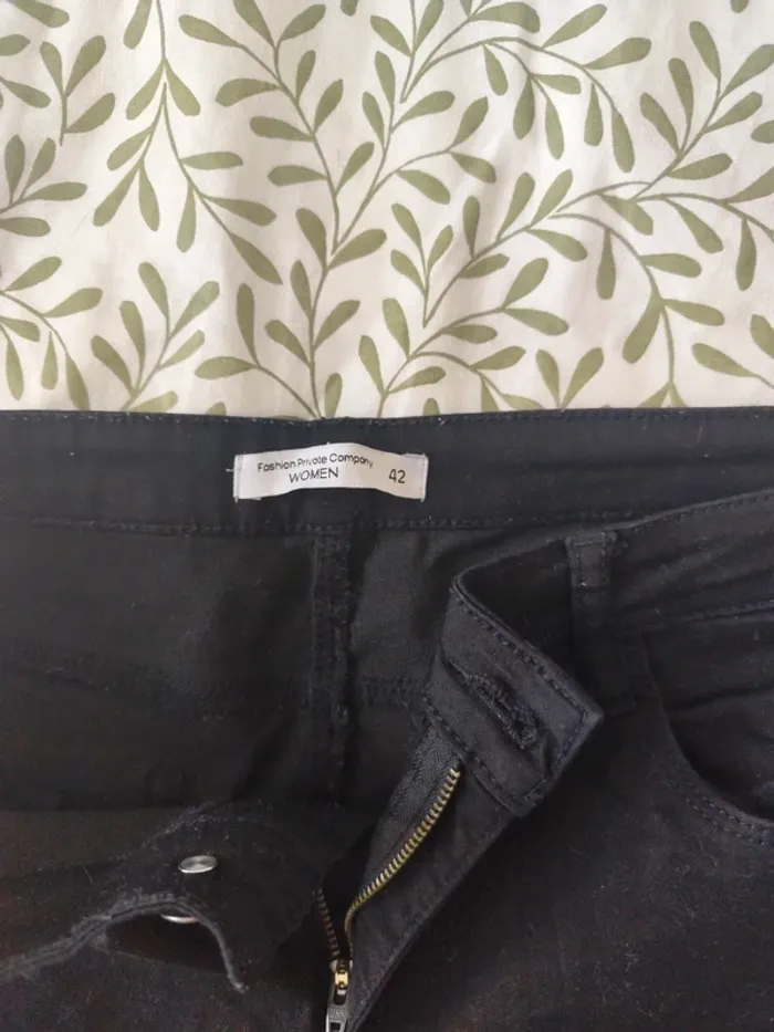 Pantalon noir - photo numéro 3