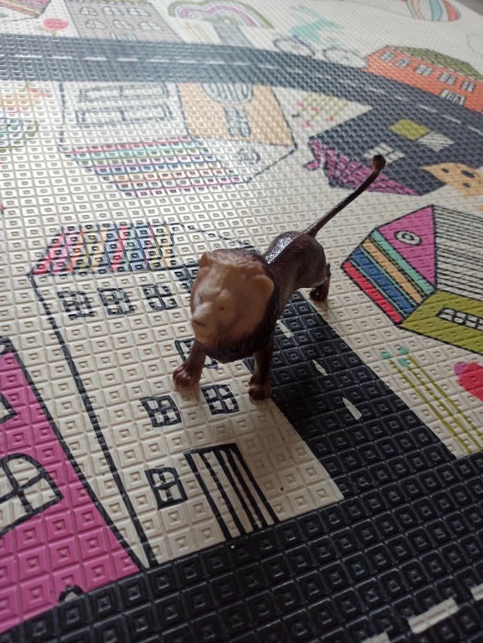 Personnage lion style schleich