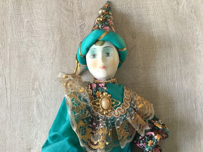 Grand personnage porcelaine - photo numéro 2