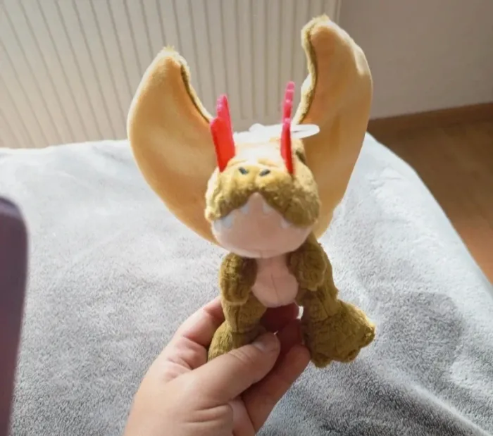 Petit dinosaure en peluche Jurassic World - photo numéro 2