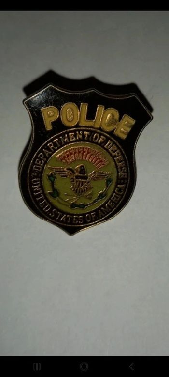 Pin's police.