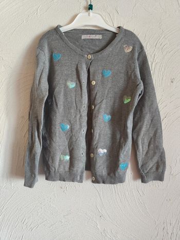 Gilet gris avec coeur