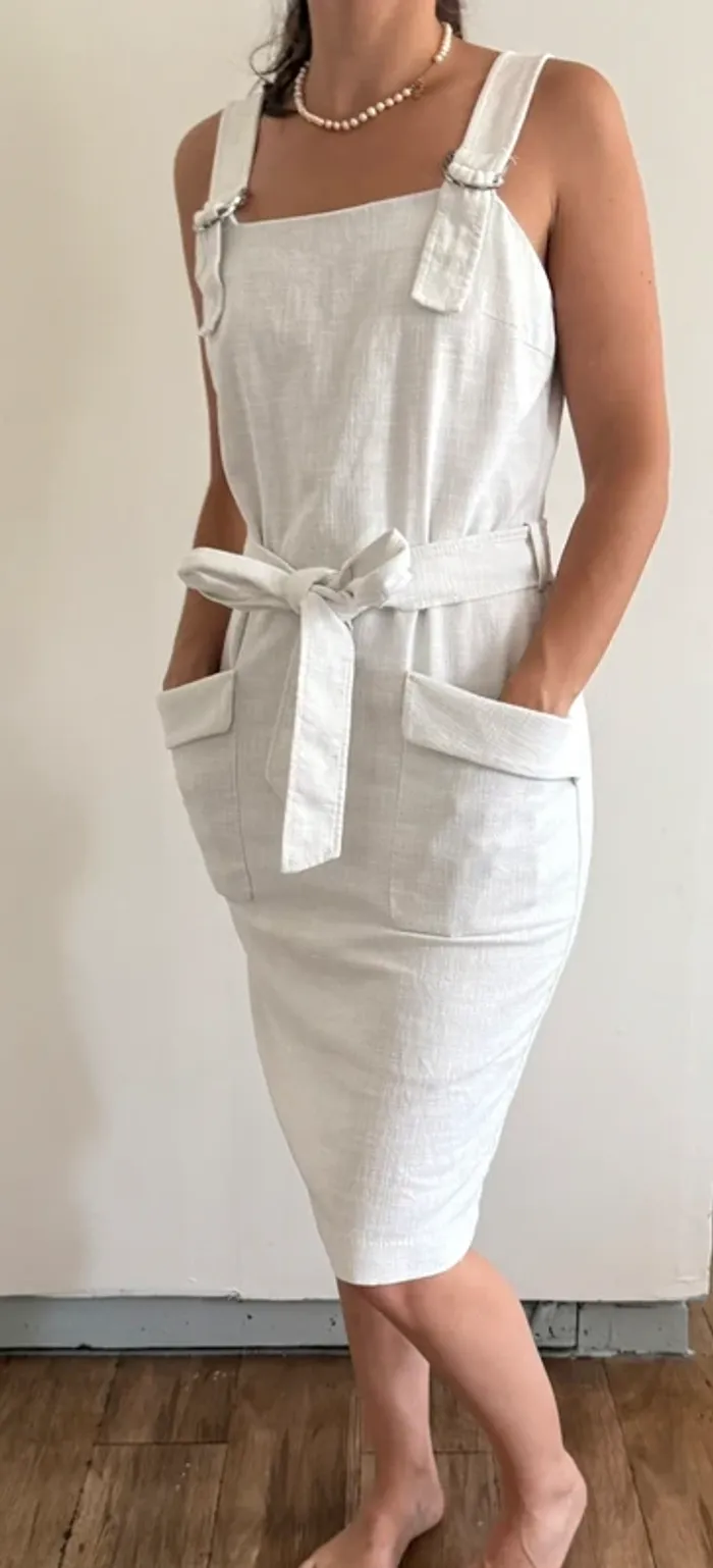 🤍 Robe blanche style salopette – Hugo Boss – Taille 38 🤍