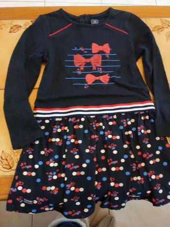 Robe manches longues taille 4 ans