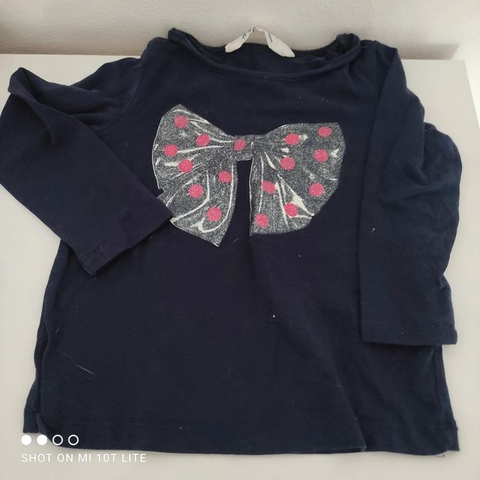 T-shirt bleu marine motif nœud papillon H& M baby