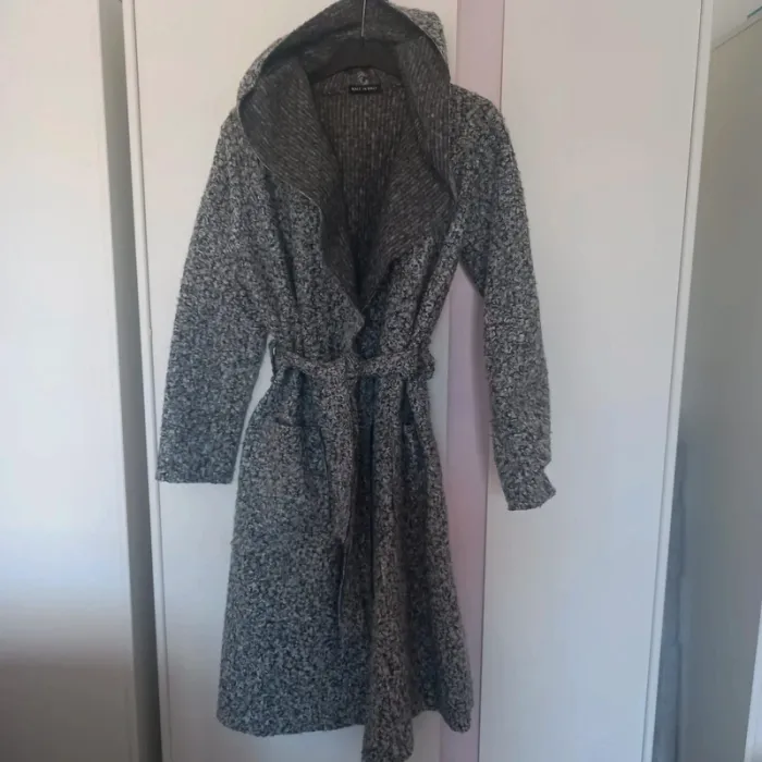 Longue veste à capuche - photo numéro 4