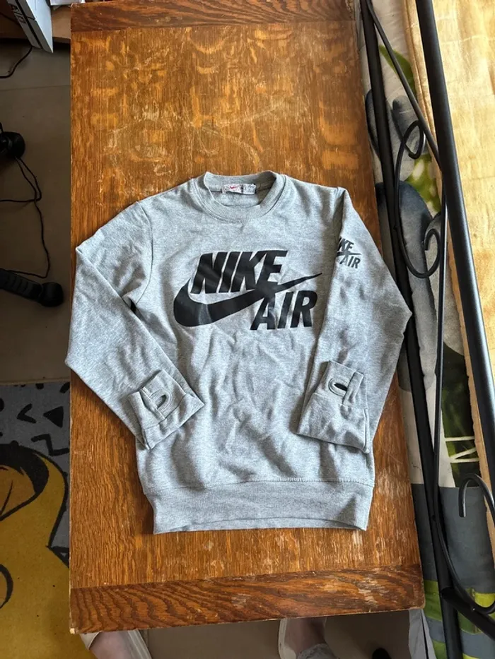 Magnifique Pull nike authentique