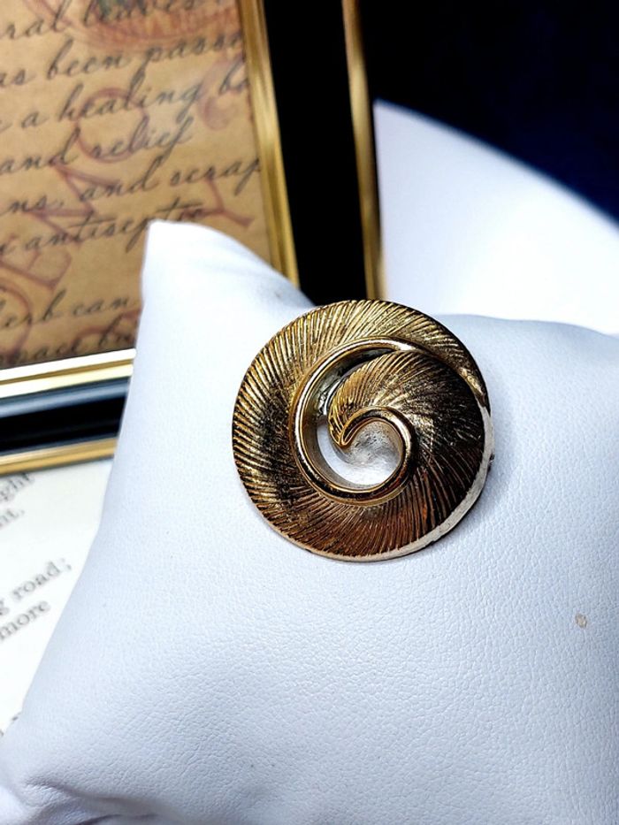 Magnifique broche vintage doré - photo numéro 2