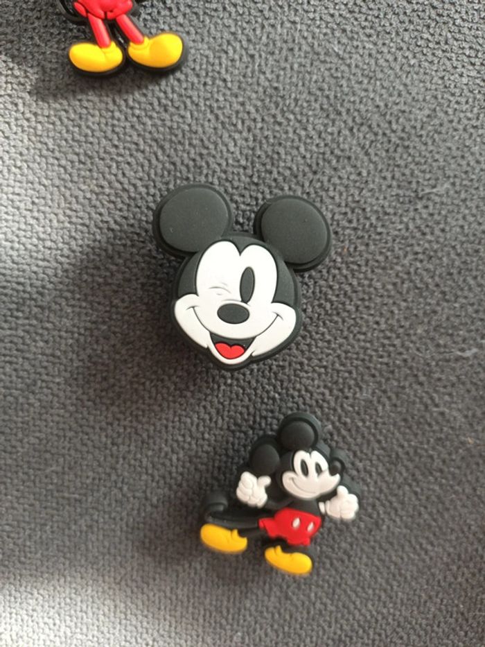 Charms accessoires chaussures crocs Mickey Mouse - photo numéro 4