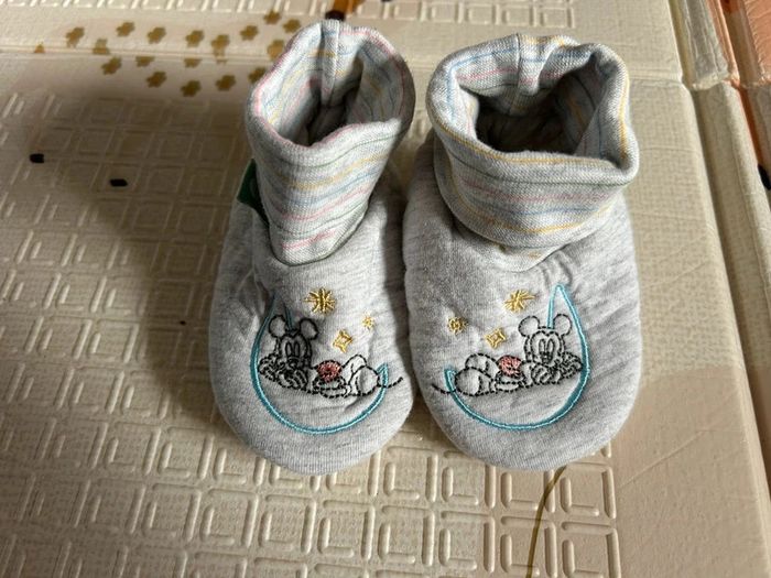 Pantoufles Mickey , primark, 9-12 mois