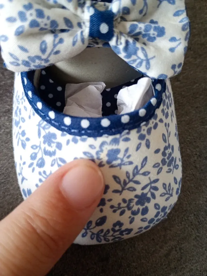 Chaussures bébé pointure 18 - photo numéro 4