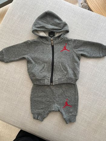 Ensemble gris Jordan