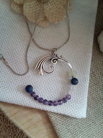 Collier argenté en pierres semi précieuses