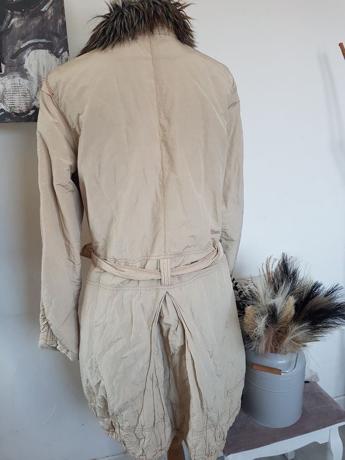 Manteau imperméable femme mi long beige McPlanet taille 42. 53cm aux aisselles, 90cm de haut. - photo numéro 3