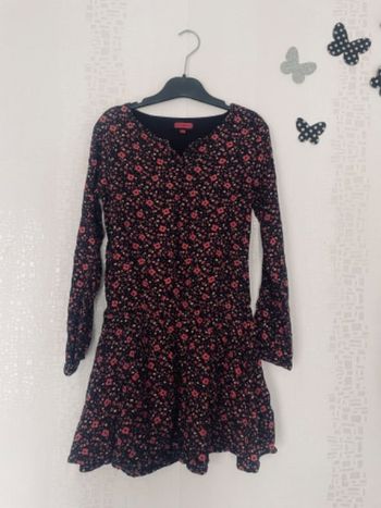 Jolie robe kids graffiti taille 12 ans excellent état