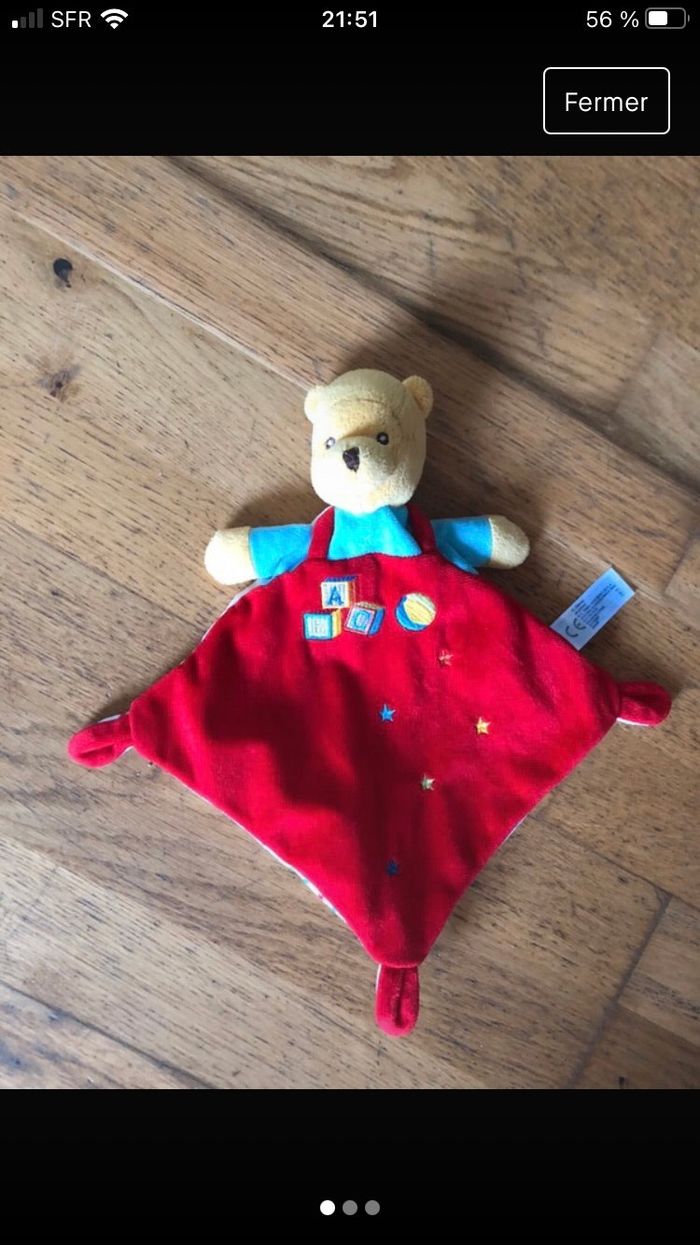 Doudou carré Winnie l’ourson