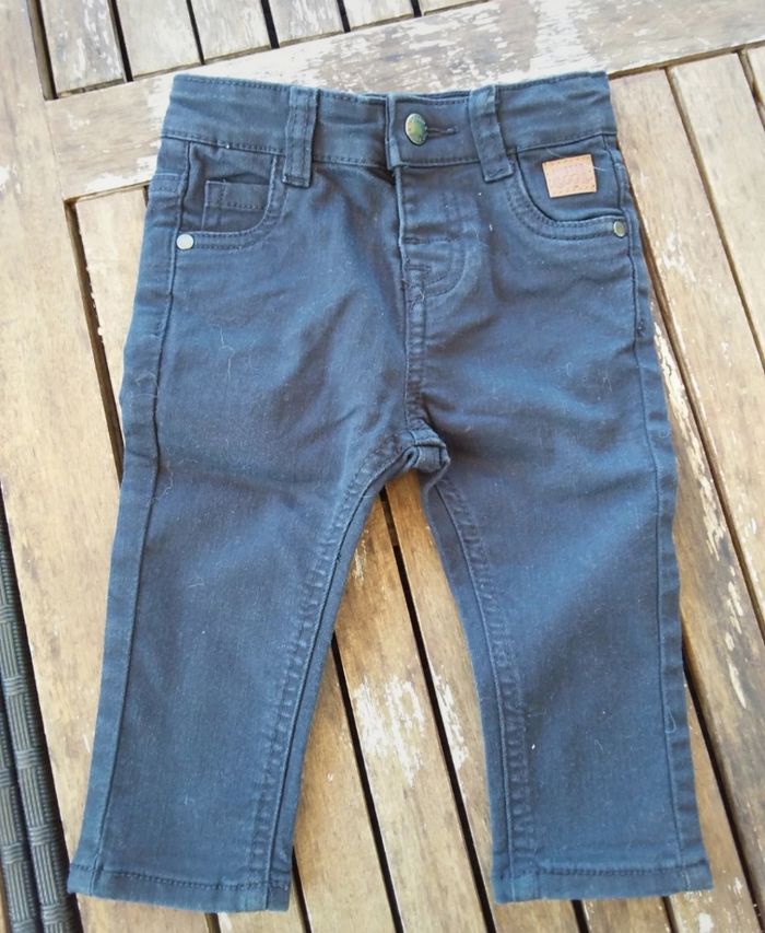 Lot pantalons/jeans 9 mois - photo numéro 2