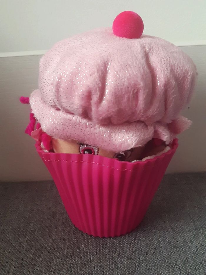 Peluche / doudou / Poupée : Little miss muffin framboise - photo numéro 9